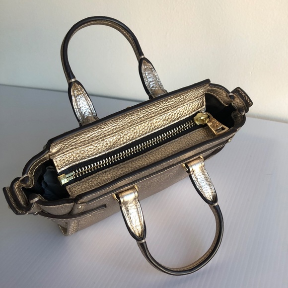 *NWOT* COACH Swagger Metallic Leather Mini Swagger 20 Crossbody Handbag Gold - Picture 9 of 11